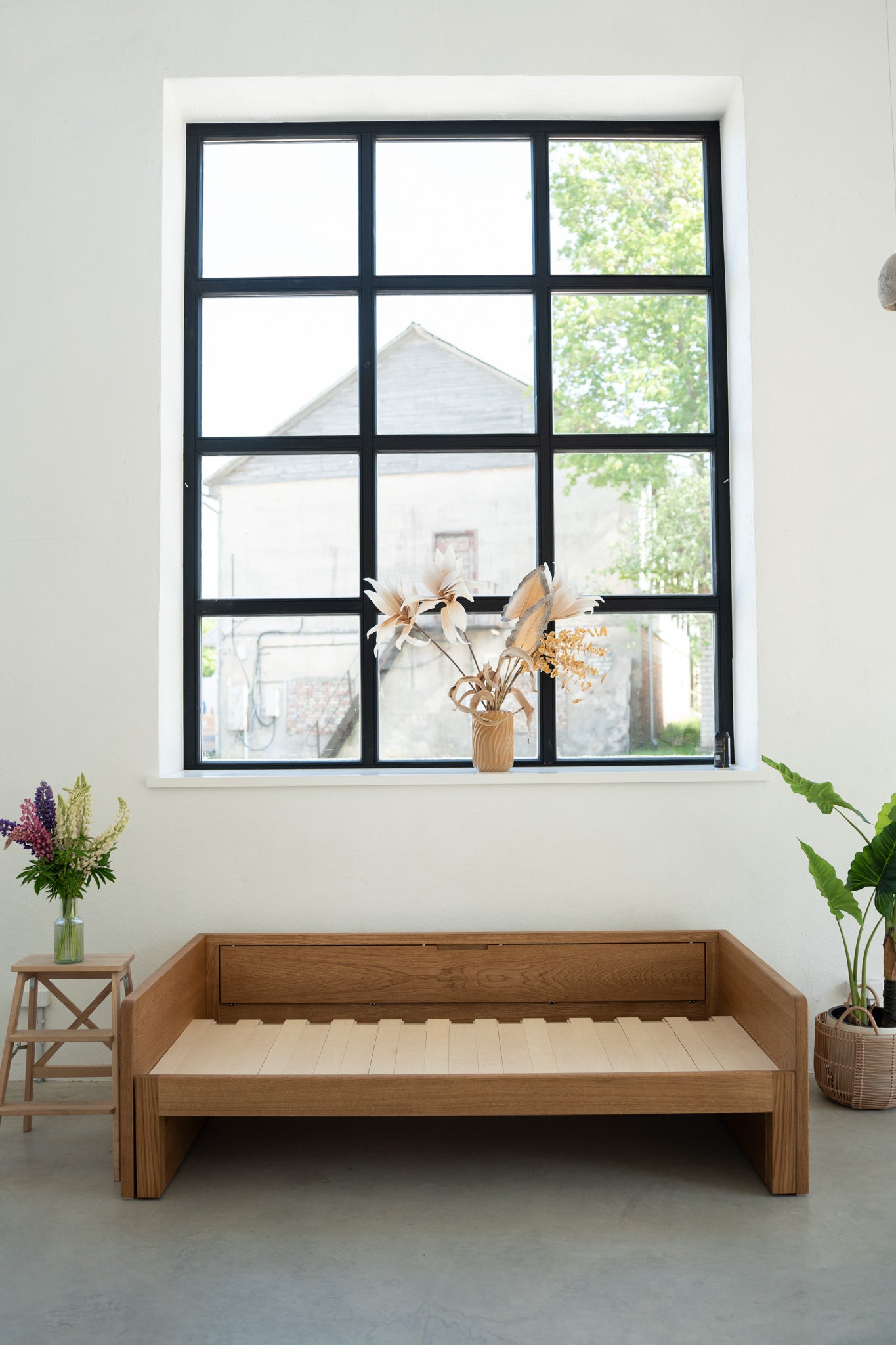 THE FRAME (medium)